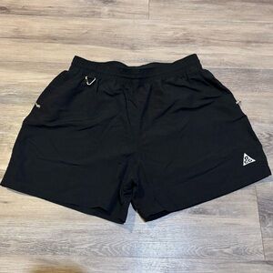 Nike ACG high rise drawstring pull on hiking athletic shorts 5” women’s Sz large